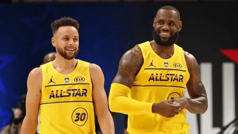 乔尔·恩比德:NBA早报｜勇士压湖人 加拿大险胜西班牙 火箭关注乔尔·恩比德