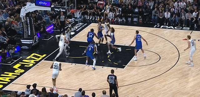 保罗·班凯罗:NBA常规赛：魔术险胜爵士保罗·班凯罗，保罗·班凯罗30+9+5制胜上篮，塔克关键三分失手