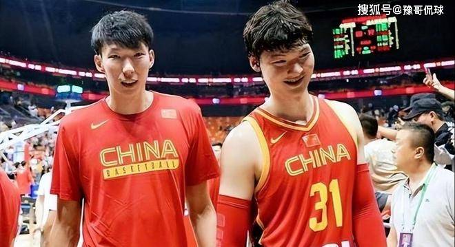 NBA:姚明开心！NBA球探来CBA选拔球员NBA，18岁新星不输周琦，王哲林羡慕