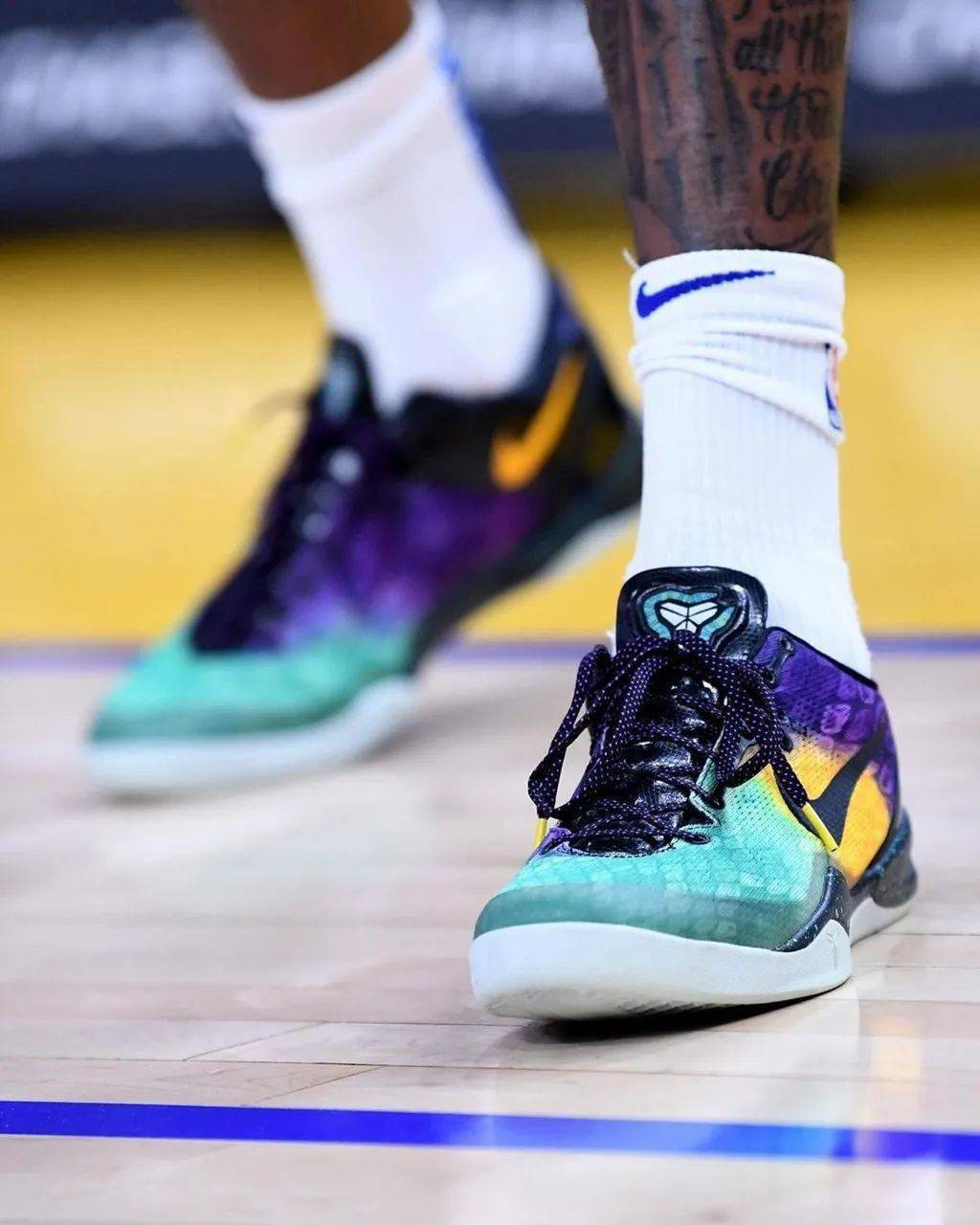 NBA:NBA 球鞋合集NBA！新配色 Kobe 8 让人泪目！