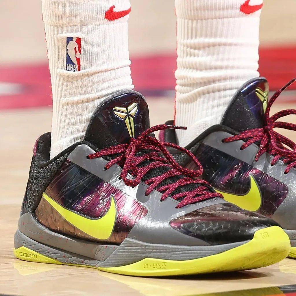 NBA:NBA 球鞋合集NBA！新配色 Kobe 8 让人泪目！