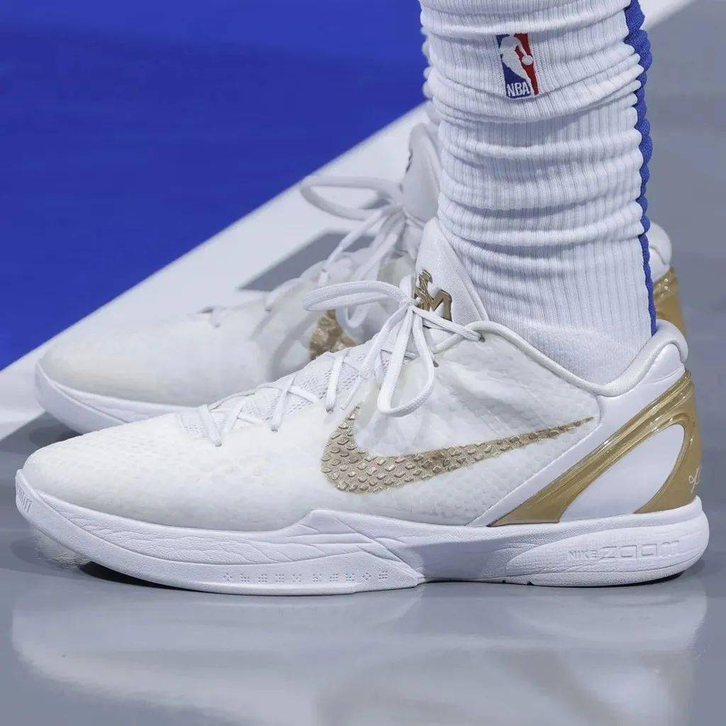 NBA:NBA 球鞋合集NBA！新配色 Kobe 8 让人泪目！