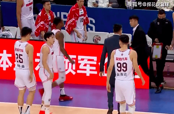 欧冠:湖人NBA锦标赛夺冠欧冠，曼联欧冠垫底出局，浙江队被处罚丨体坛热点观察