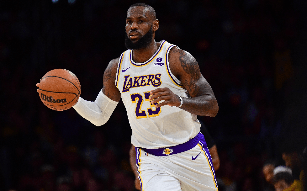 NBA:詹姆斯你太狠了NBA，39岁的年龄，还打破77年NBA历史第一纪录