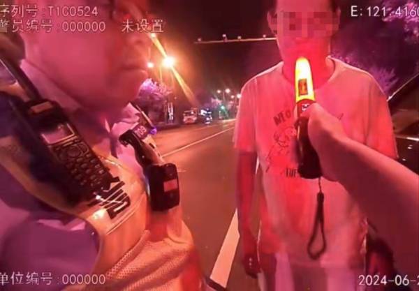 欧洲杯:男子彻夜宿醉观看“欧洲杯”球赛 却忽略欧洲杯了“隔夜酒”的危害