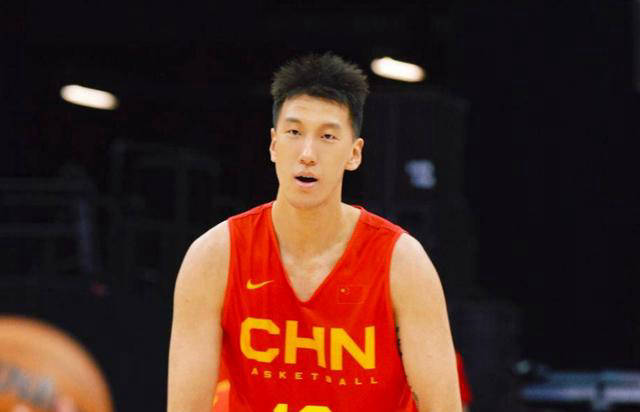 NBA:中国男篮在NBA夏季联赛惨败NBA，球员怒骂并引发网友热议