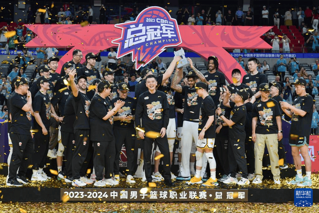 CBA:辽宁队成就CBA三连冠