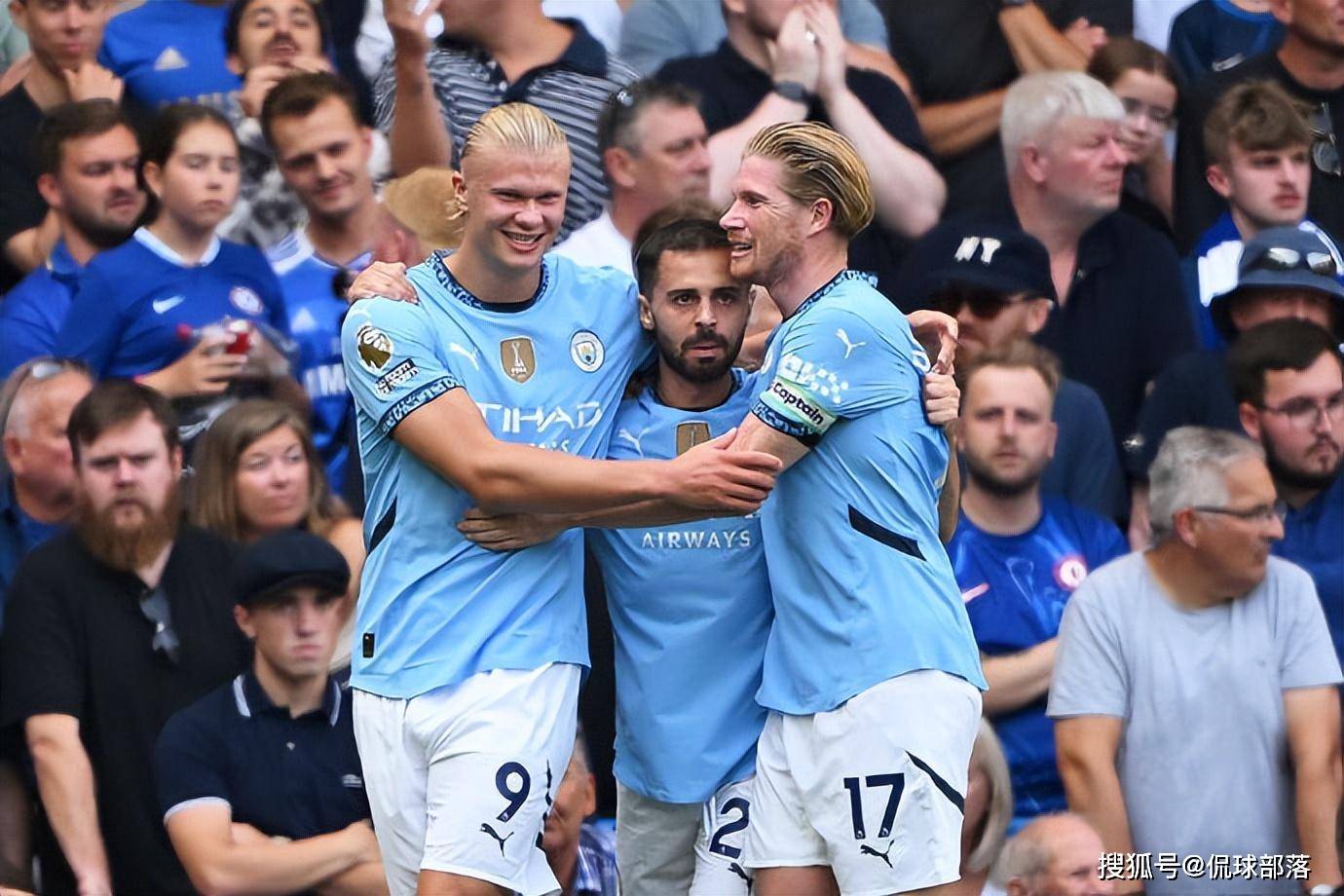 英超:2-0开门红！英超卫冕冠军杀疯了：10战切尔西0败英超，哈兰德百场破门